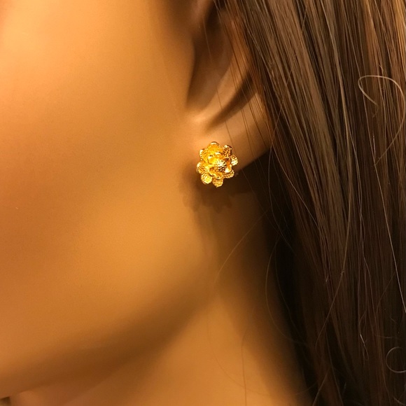 New- Flower Stud Earring, Gold Stud Earring for Women, Gold Earring, Studs, Gift - Picture 2 of 8